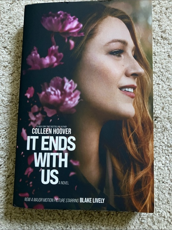 Other - Colleen Hoover It Ends With Us Paperback Blake Lively Cover